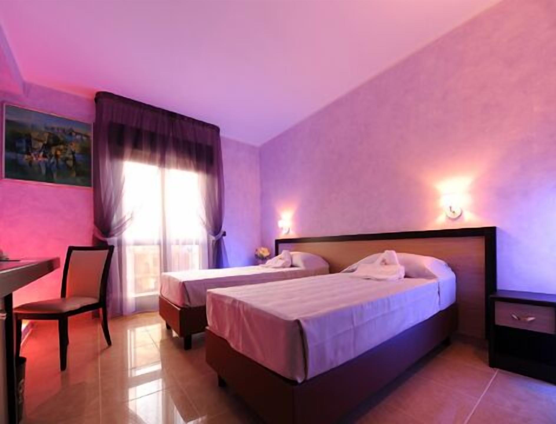 Grand Hotel Paradiso カタンザーロ 部屋 写真