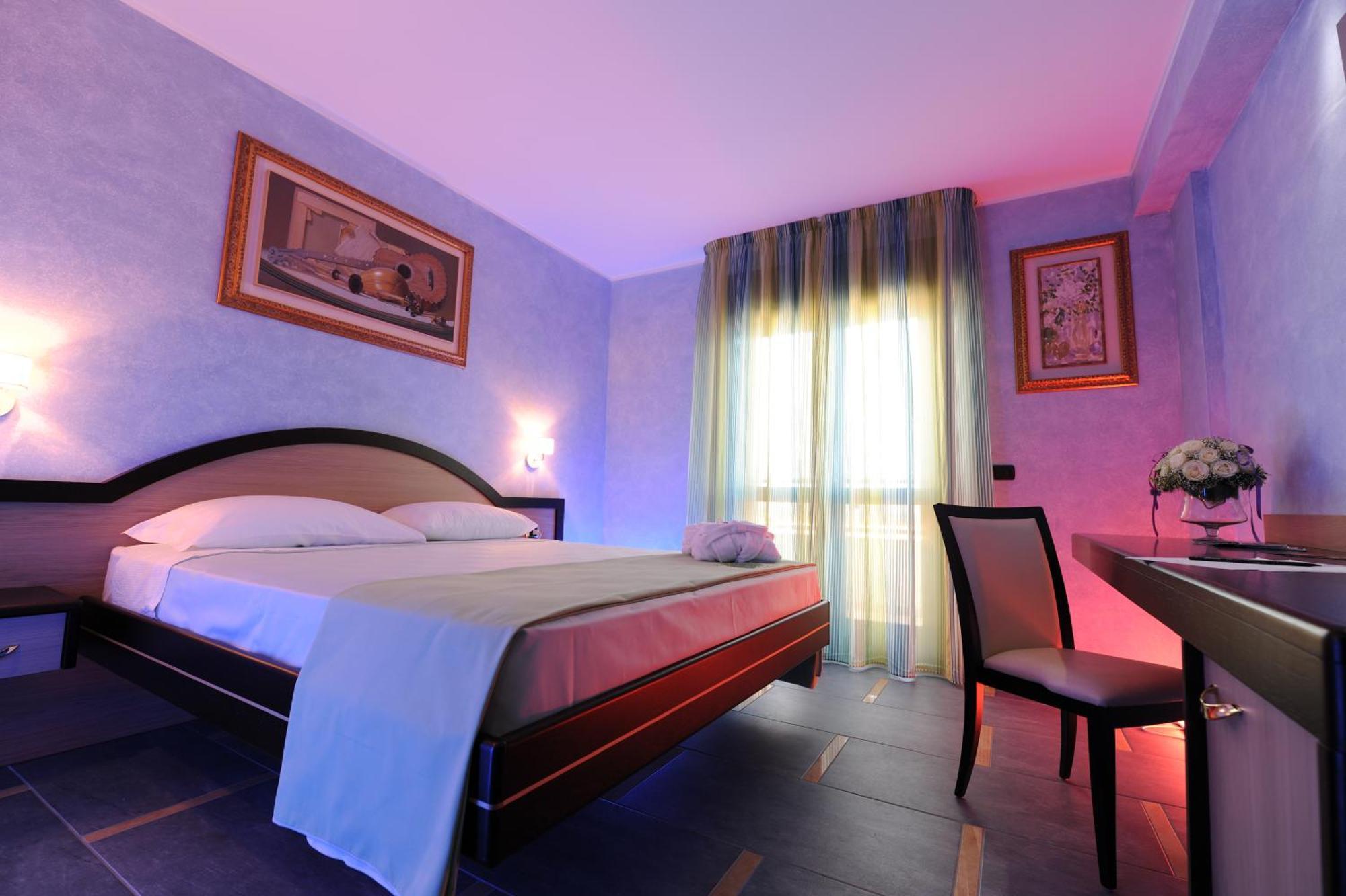 Grand Hotel Paradiso カタンザーロ 部屋 写真