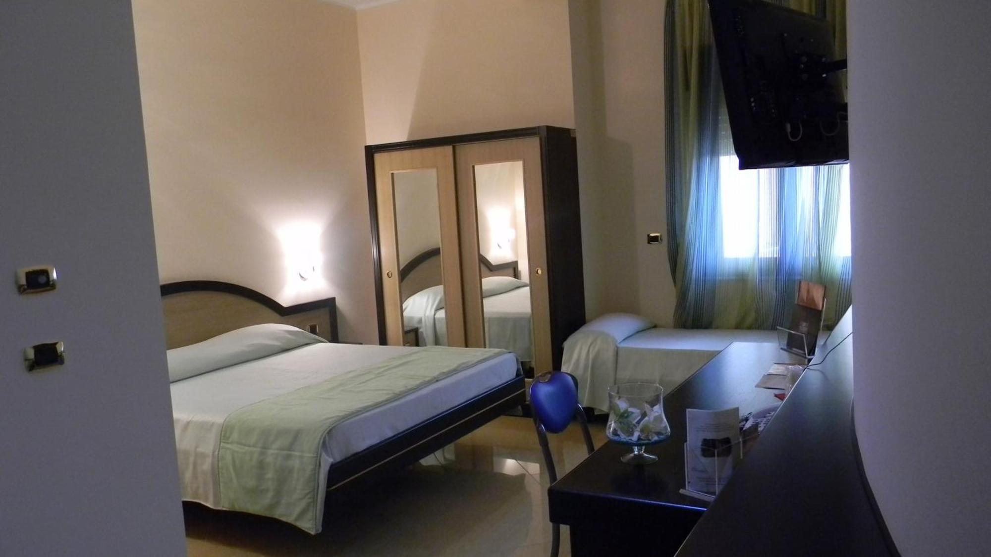 Grand Hotel Paradiso カタンザーロ 部屋 写真